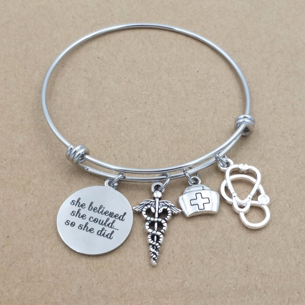 Rvs Expandable Wire Bangle Verpleegkundige Graduation Sieraden Idee Caduceus Cap Stethoscoop Charms DIY Meisjes Armbanden