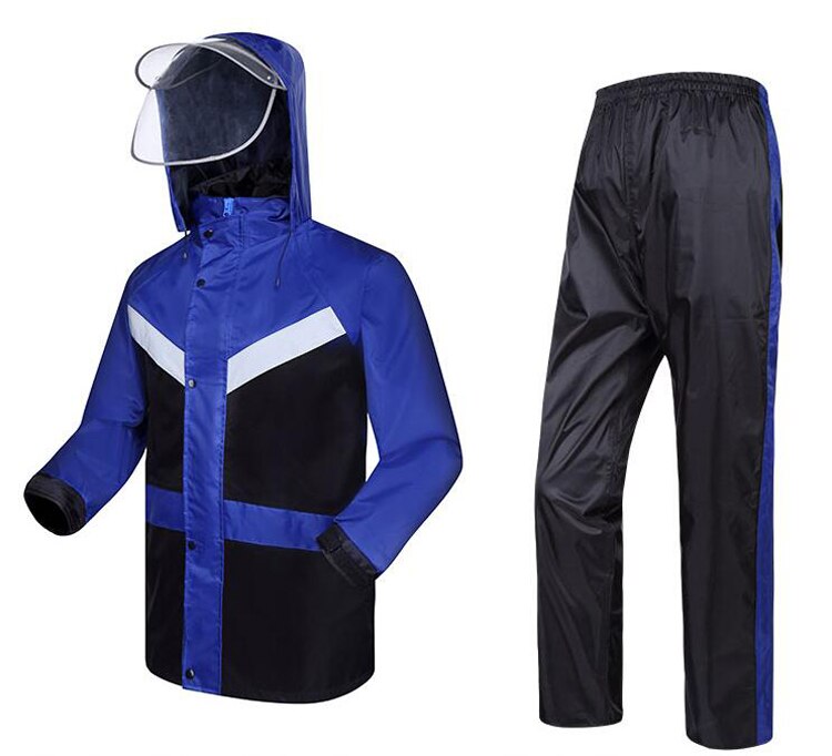 mannen rode regen dragen waterdichte jas met broek reflecterende regen pak