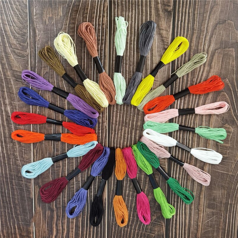 12/24/50/100 farger broderitråd tanntråd korsstingsett tråder til å strikke broderi gjør-det-selv-håndverk bomullssynøste: 24 stk