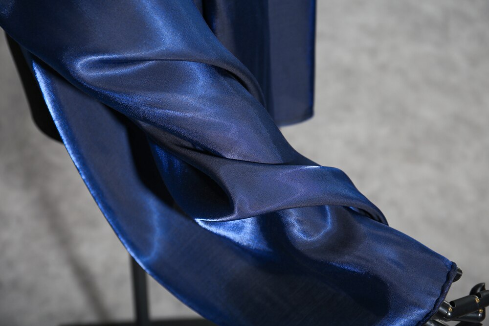 Royal Blue Gradiënt Elektro-optische Donkerblauw Glas Stof Is Delicaat, Zijdeachtig En Glad. Shirt Jurk Rok Hanfu Stof
