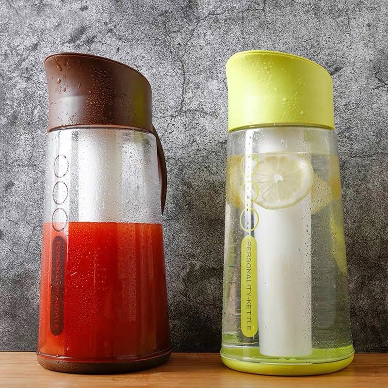 Koudwaterfles met ijsblokjeshouder, kunststof kan met anti-verdunningsijs, waterdispenser voor sap, thee en bier