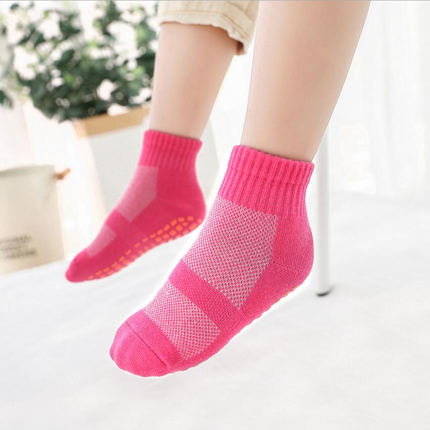 Anti-slip Sok Jongens meisjes Zachte Kamer Vloer binnen buiten Party Game Korte Trampoline slang Baby Antislip Sokken Kinderen sokken