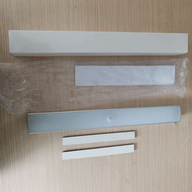 Led Menselijk Lichaam Infrarood Sensor Licht Garderobe Lamp Oplaadbare 88-Led Motion Sensor Wandlamp Draadloze Kabinet Down Lamp