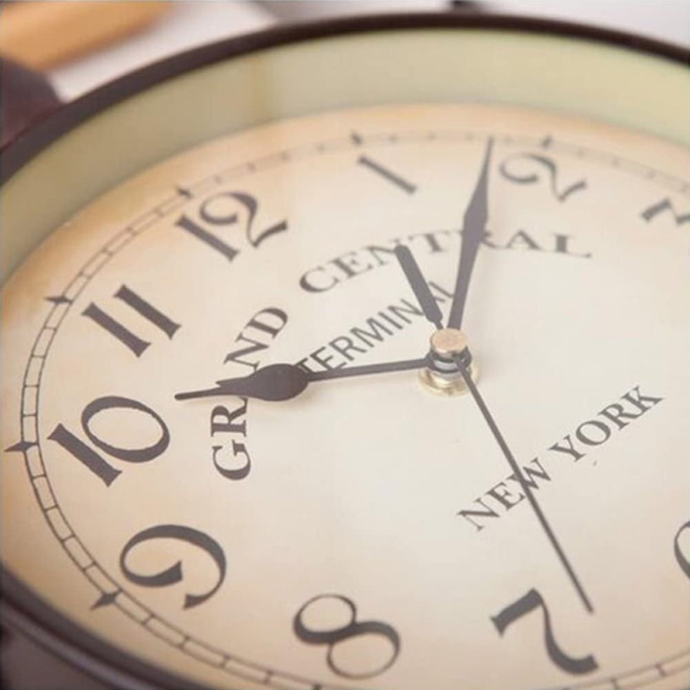 Vintageinspirert tosidig veggklokke smijern sammen grand stasjon stil støvtett og fuktsikkert belegg