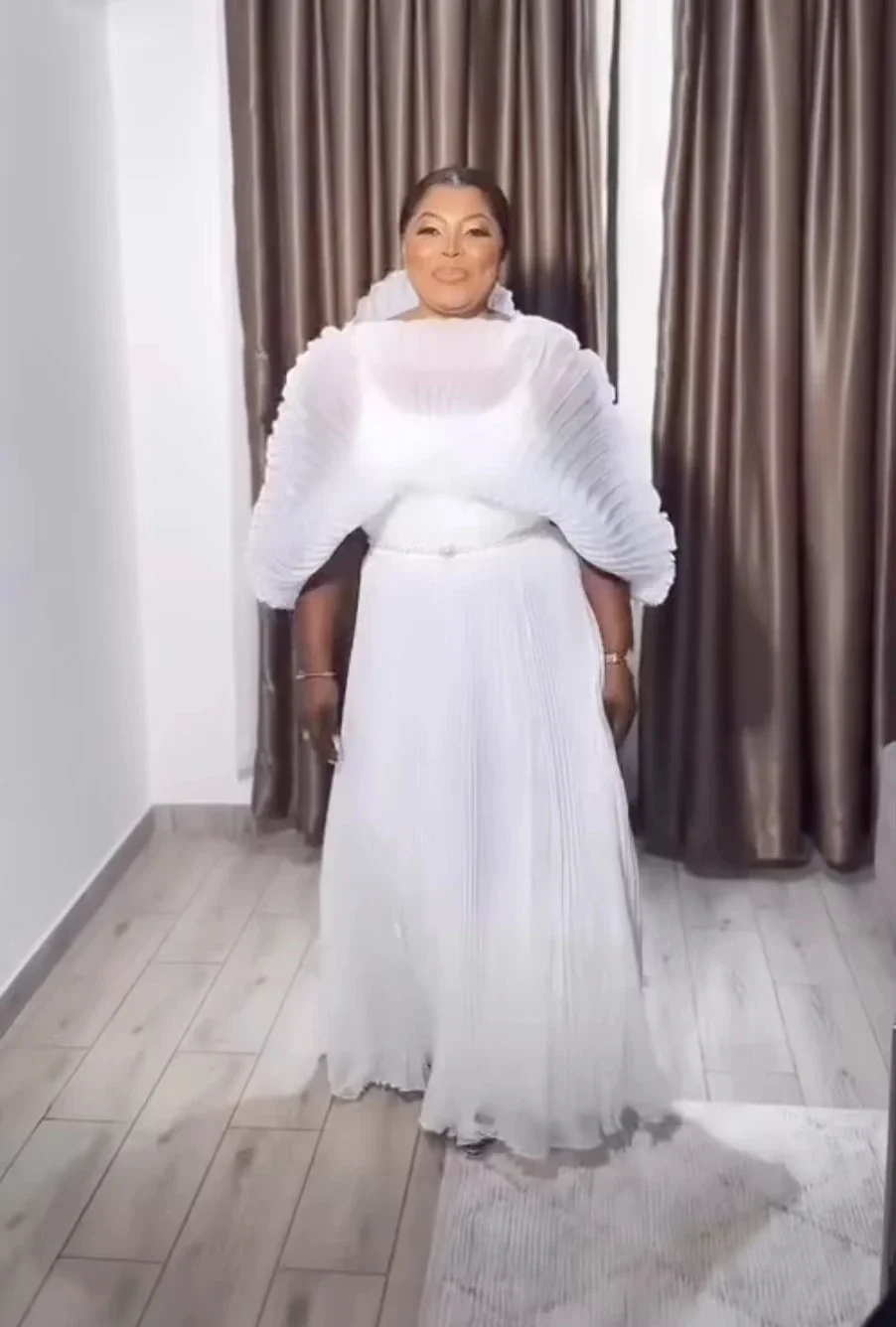 MIA XU Miyake Plissee Falten 2024 Herbst Neues Plus-Size-Kleid Handgefertigte Dolds Elegantes, brustfreies Abendkleid Damenbekleidung