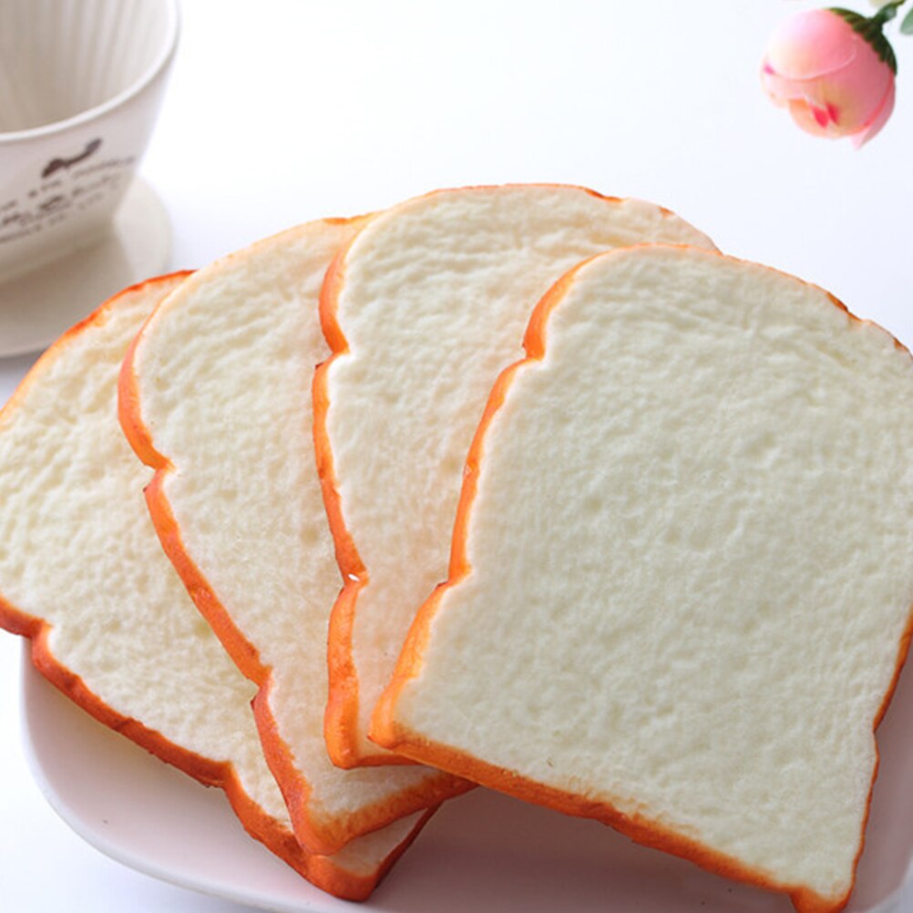 14Cm Jumbo Squishy Zachte Geur Gesneden Brood Toast Kids Speelgoed Hand Kussen Classic Kinderen Verjaardag Speelgoed 1Pc