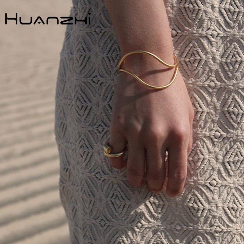 Huanzhi Trendy Minimalistische Goud Zilver Kleur Twisted Onregelmatige Geometrische Metalen Armband Voor Vrouwen Meisjes Partij Sieraden
