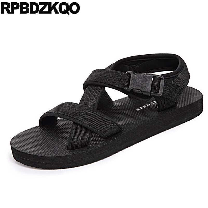 Casual sort udendørs strop mænd gladiator sandaler sommer åndbare sko vand flad strand kendt mærke vandtæt