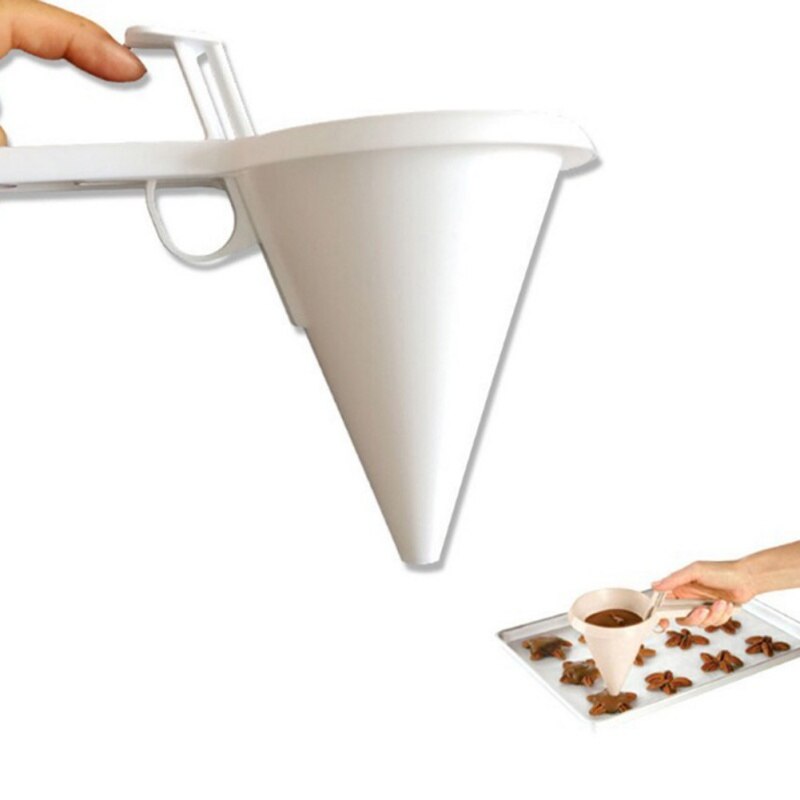 1Pc Kitchen DIY Convenient Chocolate Candy Icing Funnel Mold White Foodgrade Plastic Pancake Cream Batter Dispenser Baking Tool1