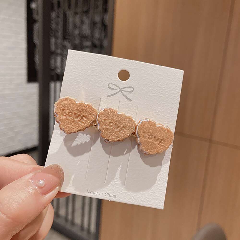 Meisje Creatieve Leuke Biscuit Haarspeld Eenvoudige Temperament Side Top Hair Clips Hoofdtooi Ornament Mode Haaraccessoires: Love