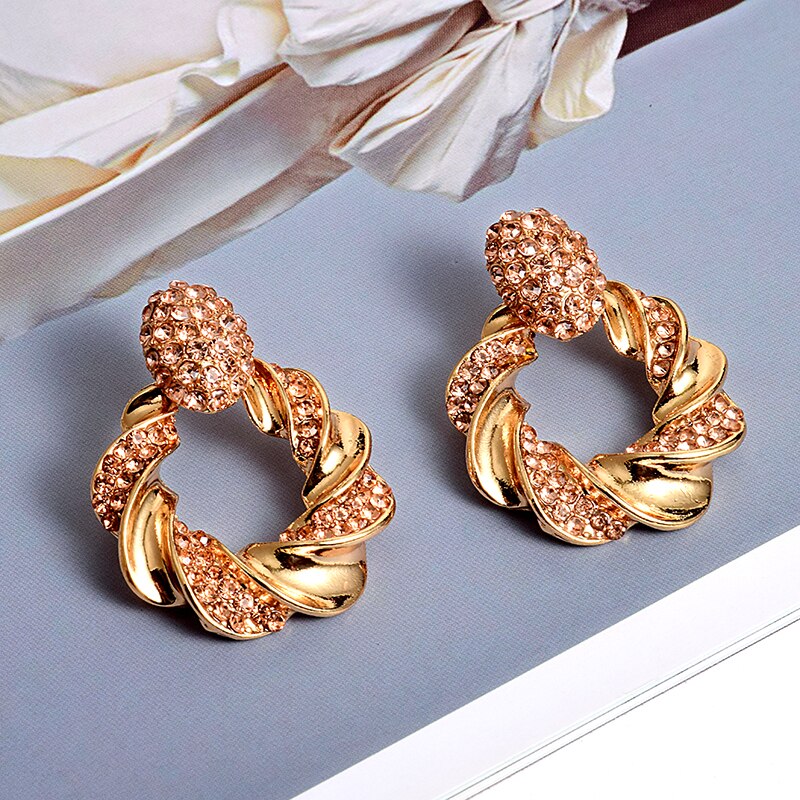 Stil guld metall strass örhängen höga kristaller smycken tillbehör för kvinnor: Rosa