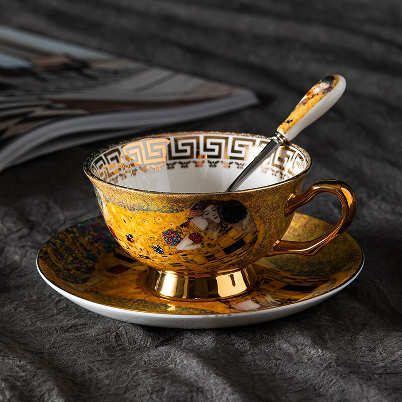 Bone China "Kus" Thee Set Theekopje Schotel Creamer Suiker Pot Theepot Mokken Lepel Dessert Platen Huishoudelijke Theewaar Coffeeware levert