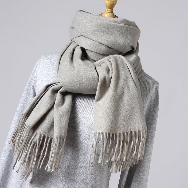 Vinterscarf kvinnor enfärgade sjalar och omslag tjocka varma kashmirliknande halsdukar dam tofsar pashmina echarpe femme: Känna 24