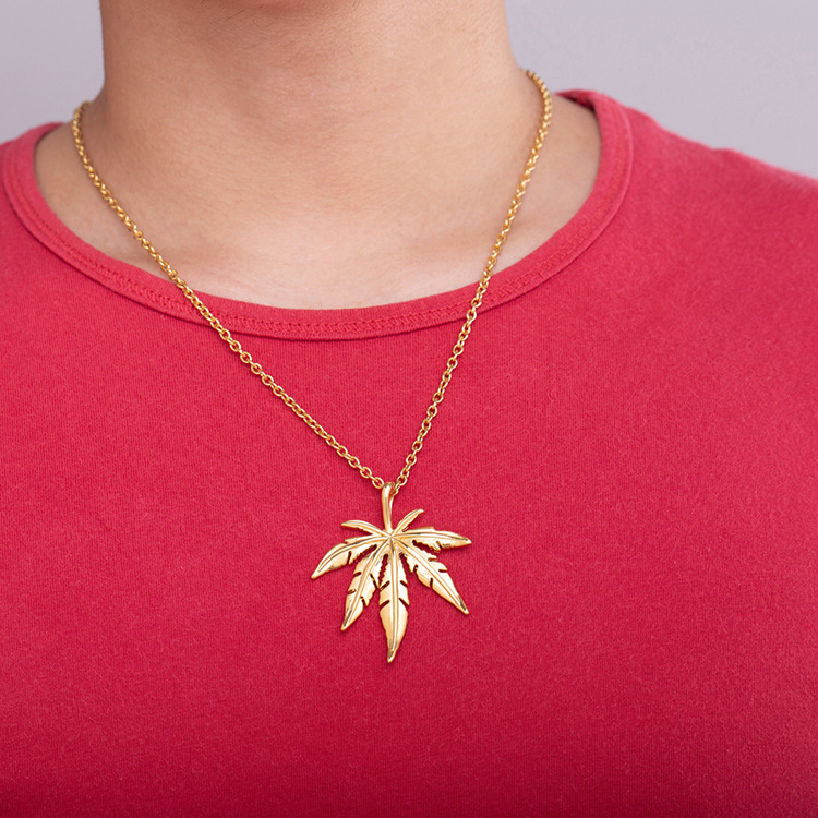 Boutique Titanium Steel Maple Leaf Necklace Trendy Women & Men Korean Sweater Chain Pendant Hip Hop Hemp Leaf Pendant