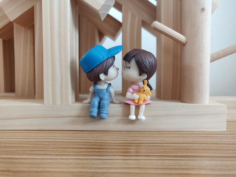 Wall Decoration Solid Wood Switch Decoration Household Socket Panel Shielding Cover Decorative Frame: A Pair Of Lovers