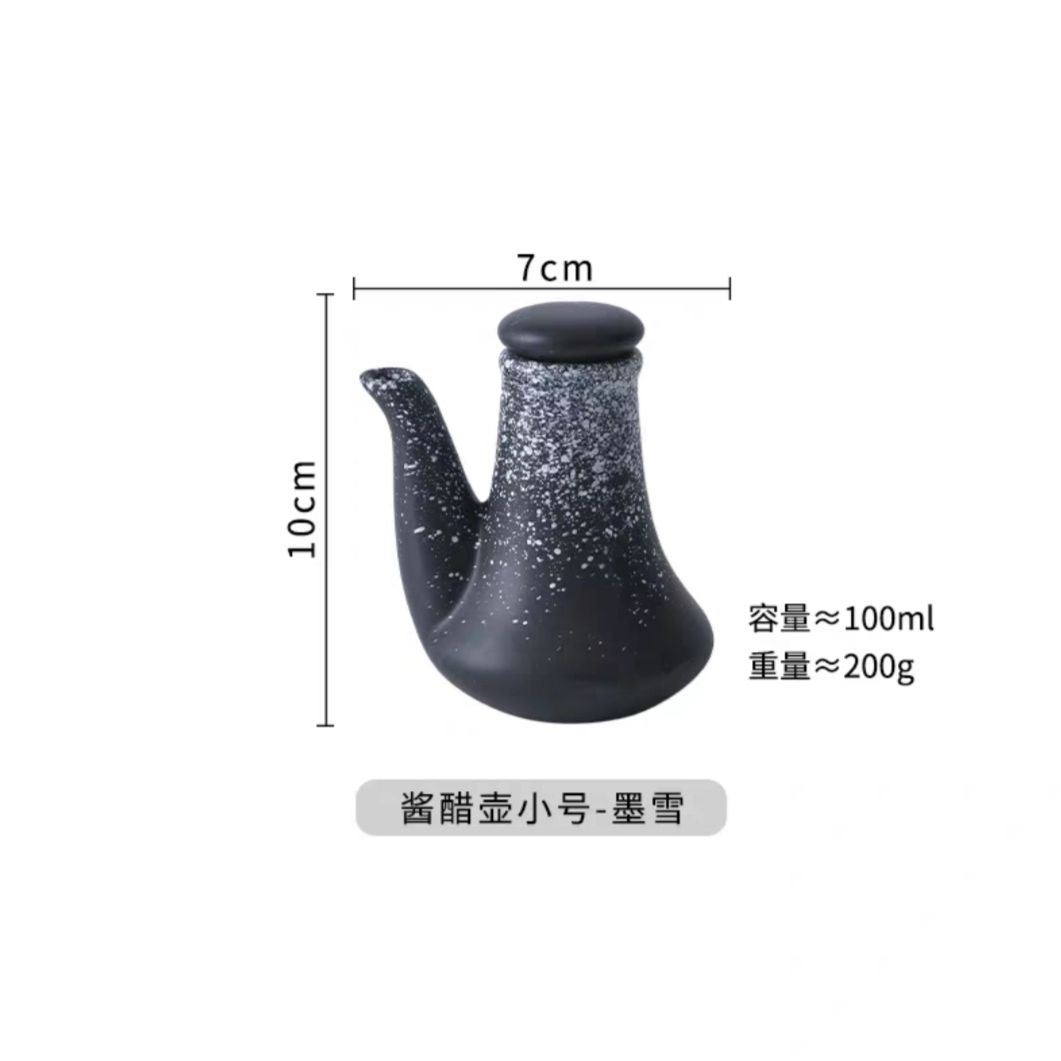 Kitchen Ceramic Oil Bottles with lid Oil Pots Small Sauce Flavoring Pot Soy Sauce Vinegar Bottles Japanese Restaurant Commercial: B - 100ml