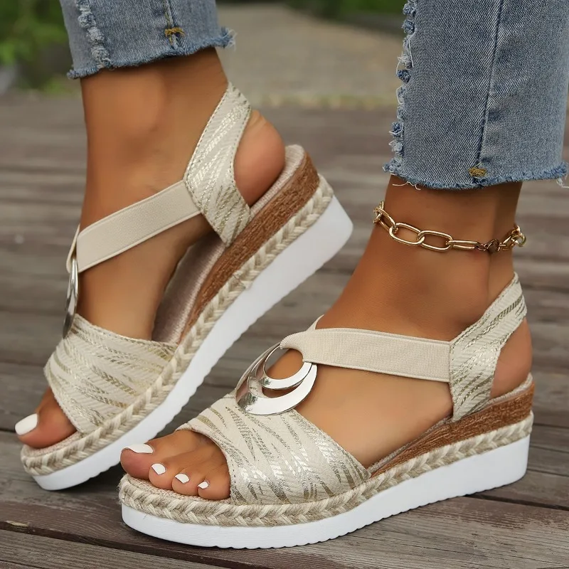 Sandales à l'offre elles compensées pour femmes, chaussures de gladiateur, confortables, décontractées, temporelles, talons hauts, été 2024: Beige / 37