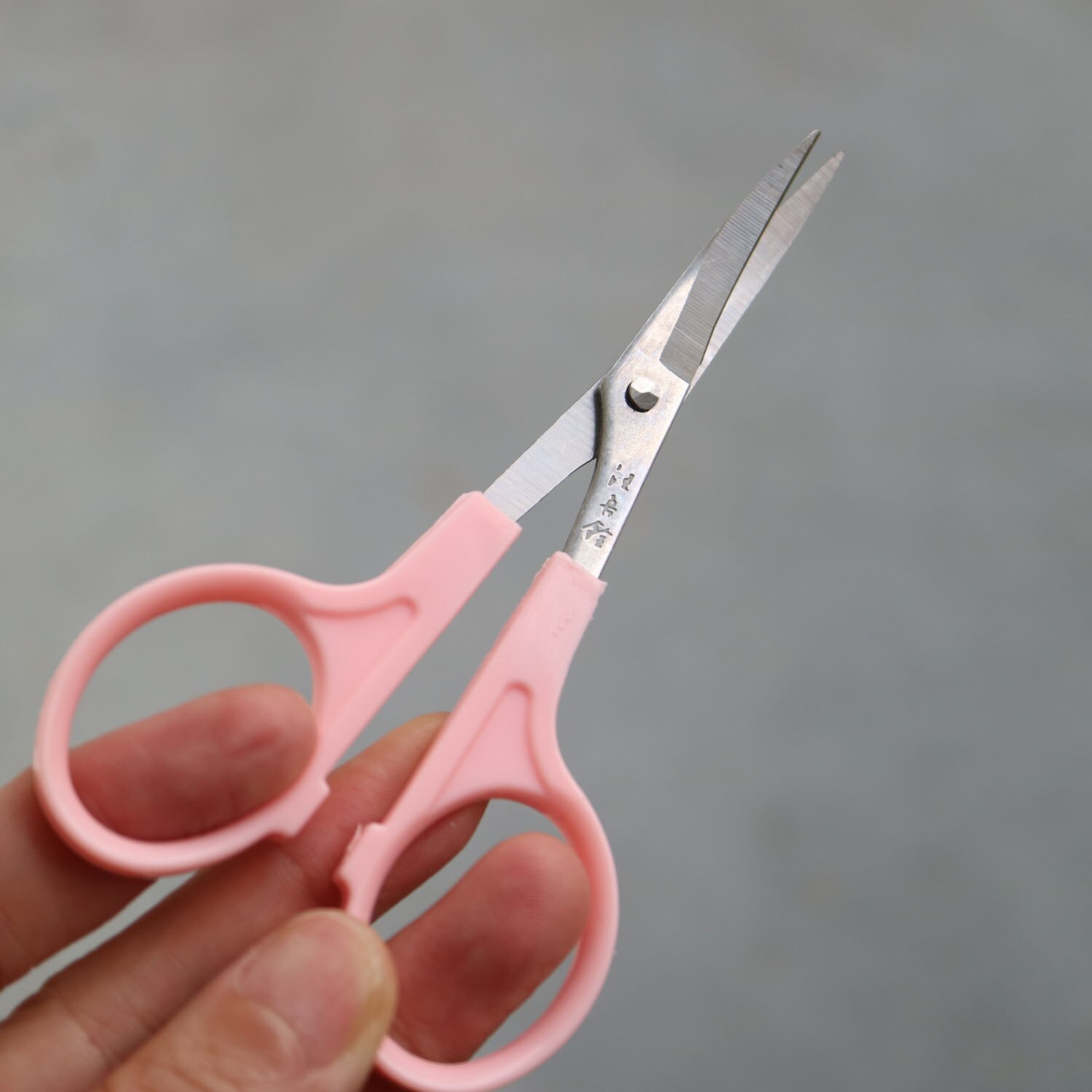 1pc 4.5" Alice head scissors Bend over embroidery scissors tijeras de pajaro for cross-stitch yarn craft Tailor shear scissors