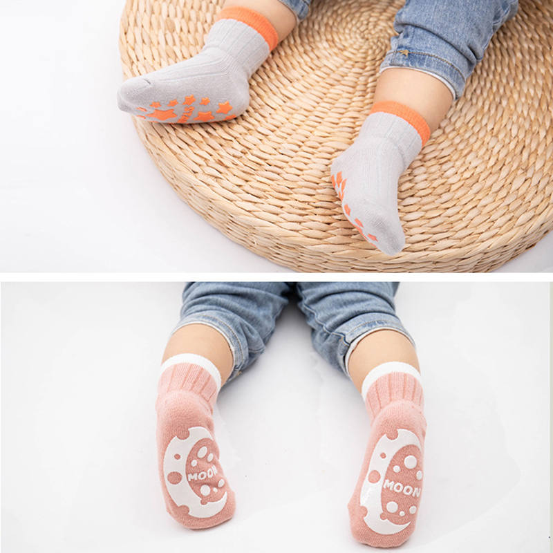 Calzini per neonato calzini antiscivolo in cotone morbido autunnale per neonati accessori per bambina calzini Casual corti a stella da cartone animato 0-12 mesi
