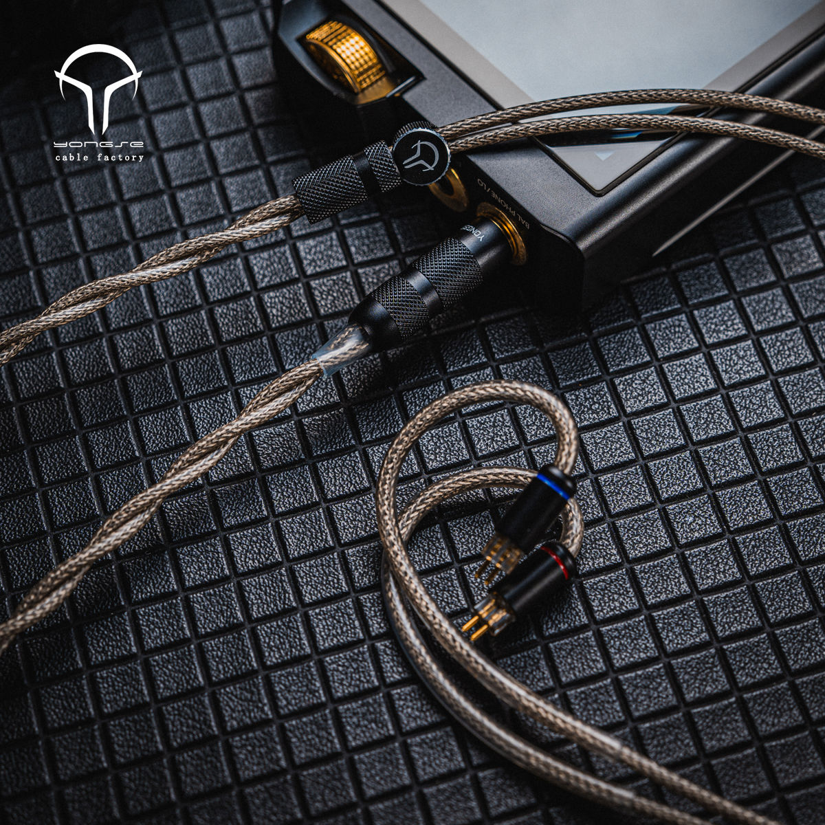 Yongse RedBunny GreyBunny Cable de auriculares con aislamiento de grafeno y centro de cobre y cristal único chapado en plata