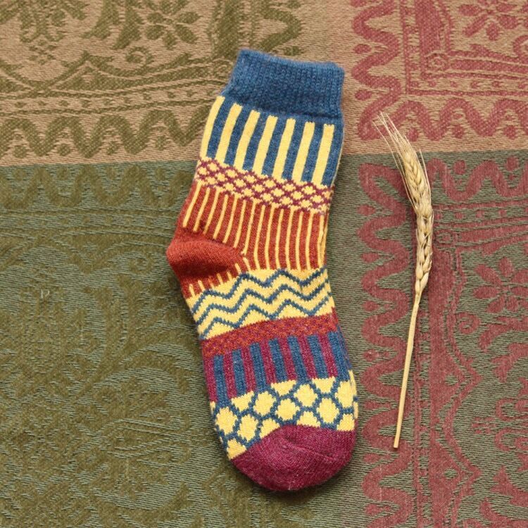 Bunte Druck Vertikale Gestreiften Welle Muster Socken Winter Weihnachten Lustige Verdickung Warme Wolle Koreanische Stil Frauen Kunst Socken: 1