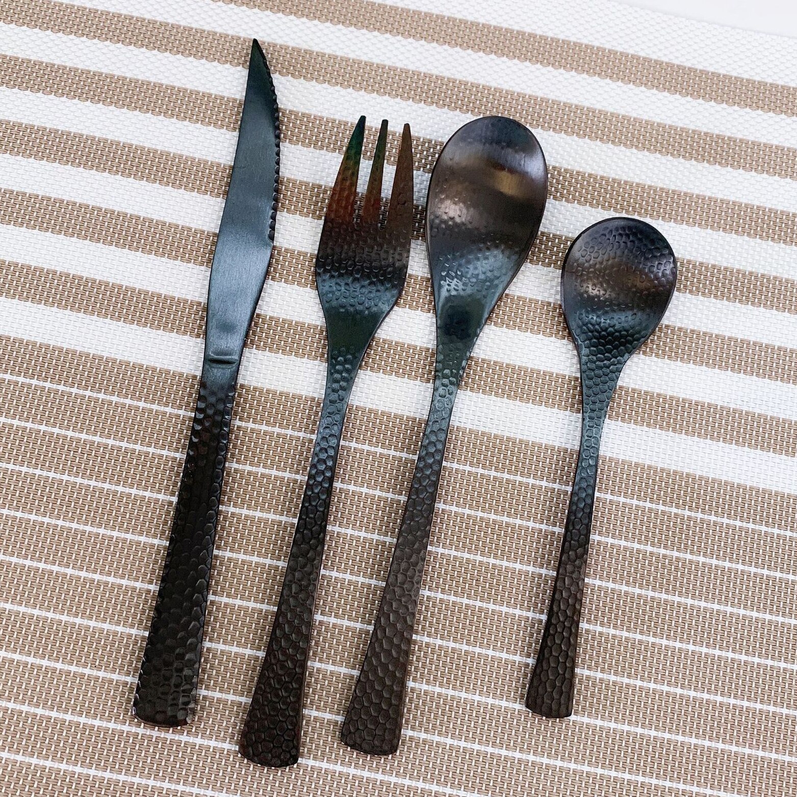 Volledige Gehamerd Zwart Servies 304 Rvs Luxe Bestek Set Steak Mes Theelepels Vorken Voor Thuis Keukengerei: Set of 4