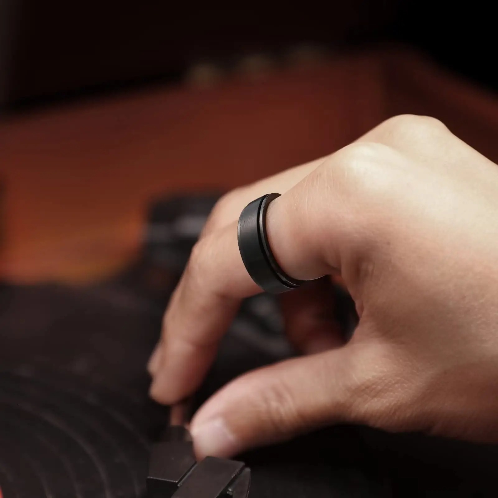 Edelstahl Angst zappeln Spinner Ringe für Männer cool Punk Spinnen Drehen Ringe für männer Anti betonen Hochzeit Band Schmuck