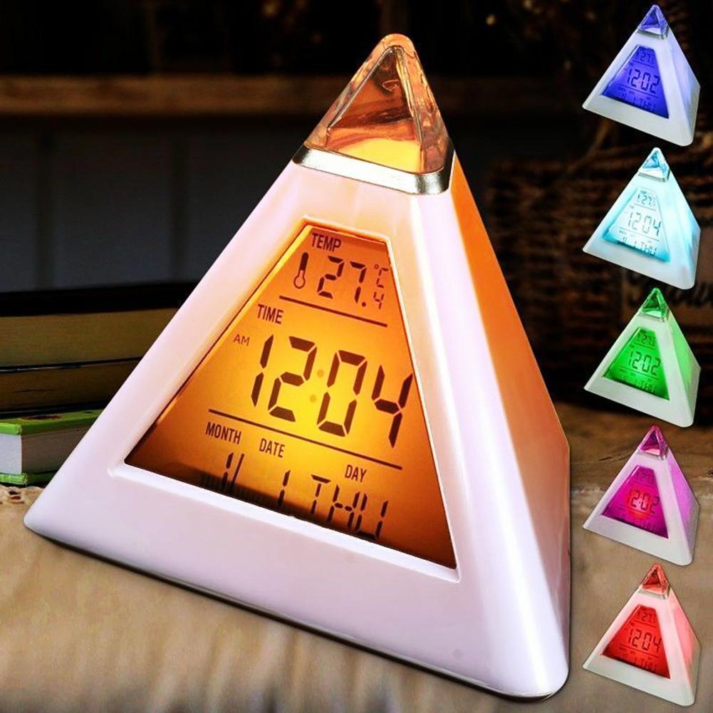 Tafel Klokken Driehoekig 7 Kleuren Veranderende Led Temperatuur Week Display Digitale Wekker Piramide Decor