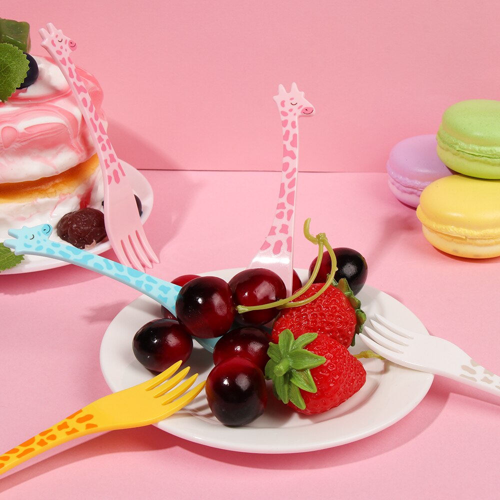 Fourchette à fruits girafe Mini dessin animé enfants Snack gâteau Dessert en plastique cure-dents salade enfants vaisselle décor 12 pièces/ensemble