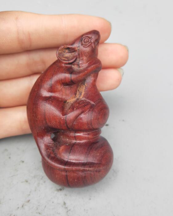 China Home collectie handwerk houtsnijwerk rat kleine standbeeld
