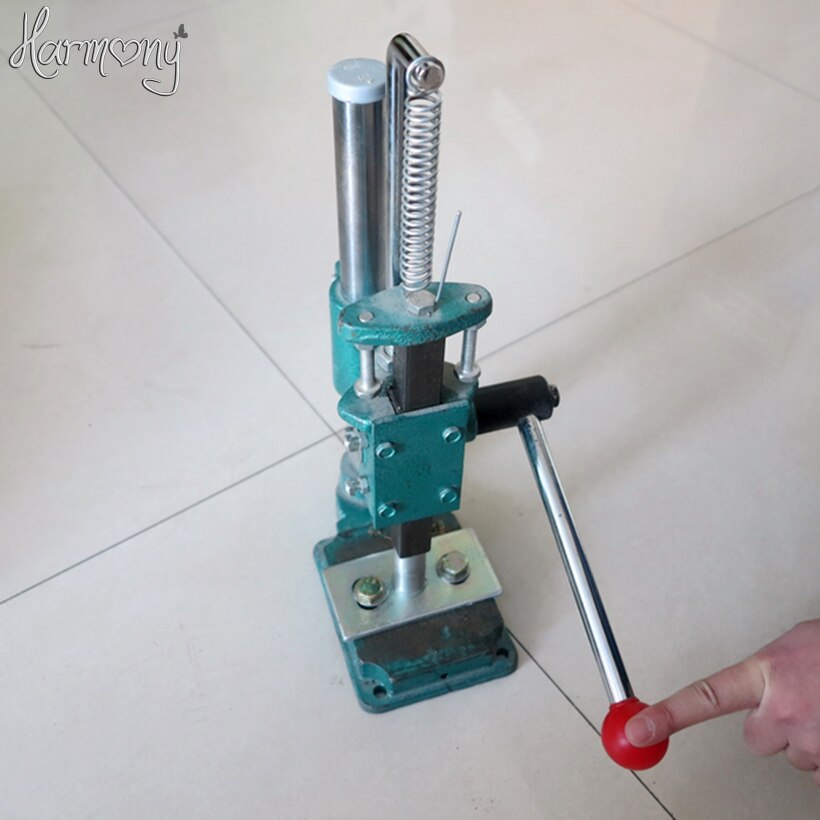 Machine à kératine pour fabrication de pointes de cheveux pré-collées, avec moule en une forme,
