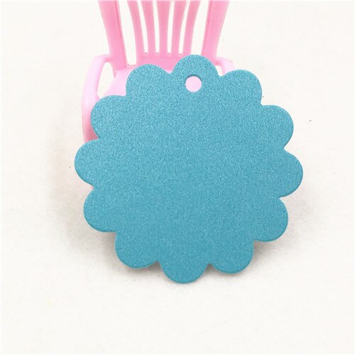 50 stks 6x6 cm Meerdere kleuren Leuke Bloem Ronde Kraftpapier Hang Tags Wedding Party Favor Label kaarten