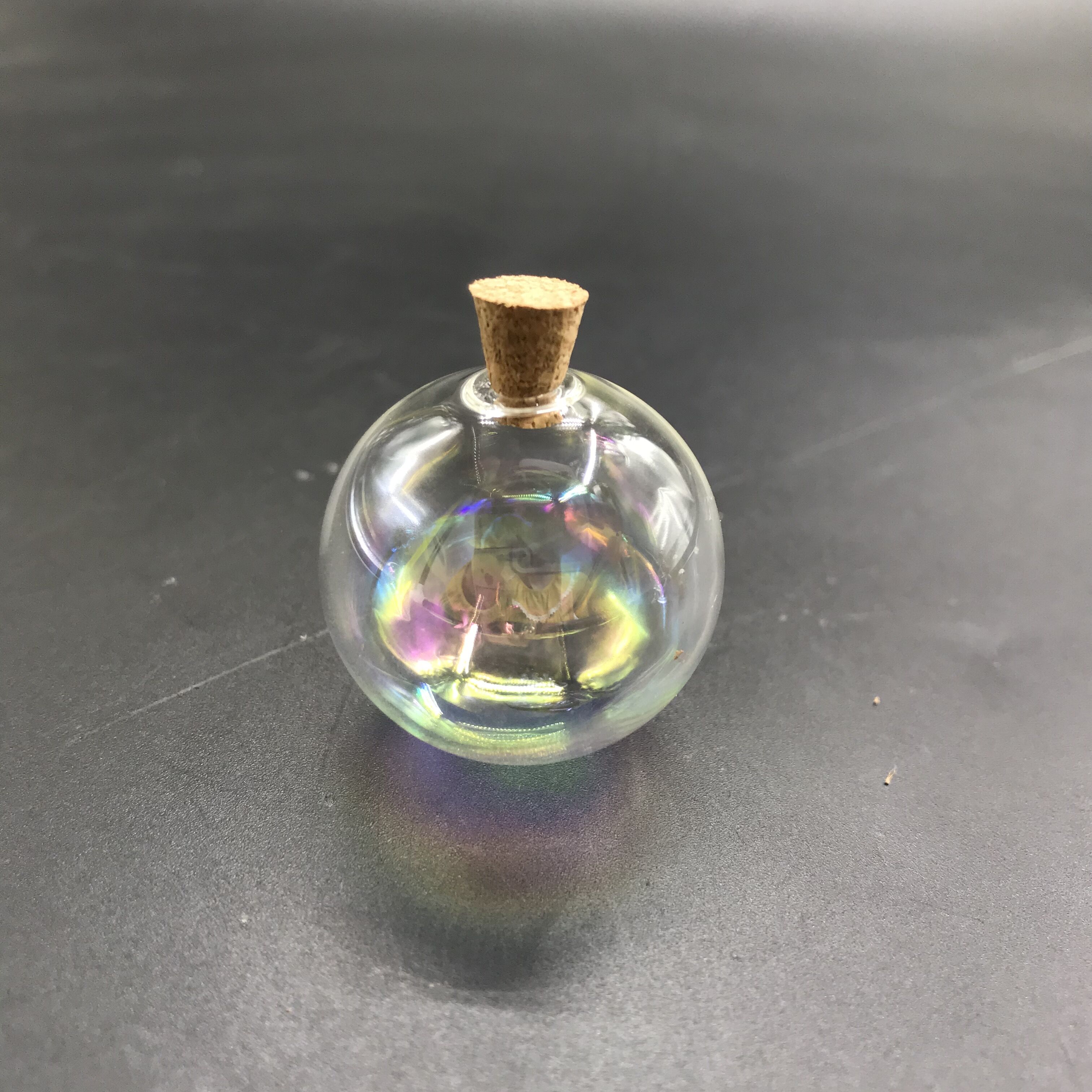 5pcs 14-40mm Rainbow glass round ball bottle with cork glass vial pendant necklace perfume oil glass globes dome wedding decor: 40mm