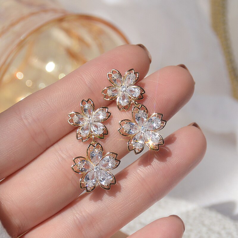 Super brillo de oro auténtico de 14k con doble flor para mujer, aretes ostentosos de circonia cúbica AAA, pendiente de tuerca, joyería de boda, colgante