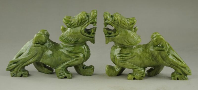 Chinese Natuurlijke Groene Jade Dragon Bixie Standbeeld Paar Een
