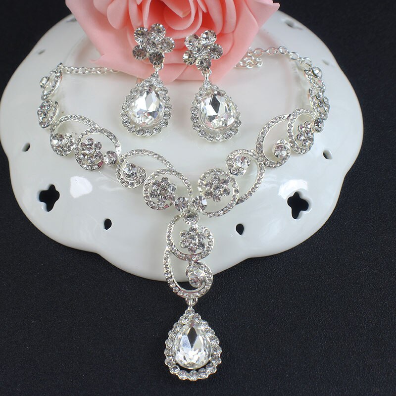 Jiayijiaduo Simulierte Perle Schmuck Hochzeit Braut Schmuck setzt silber-farbe Blume Halsband Halskette Ohrringe