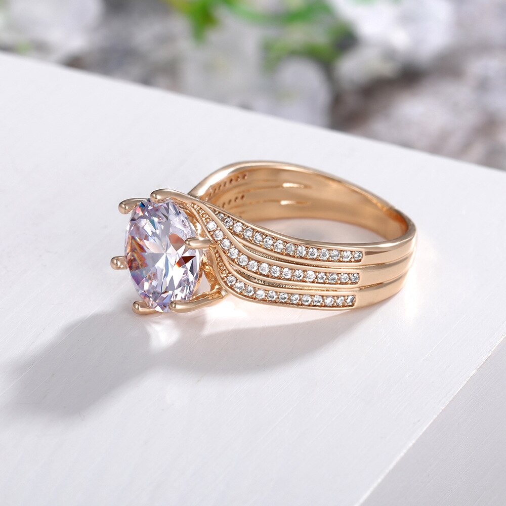 Stijlvolle Gold Kleur Classic Wedding Vrouwen Ring Eenvoudige Vinger Ringen Met Midden Verharde Cz Stones Delicate Vrouwelijke Engagement Sieraden