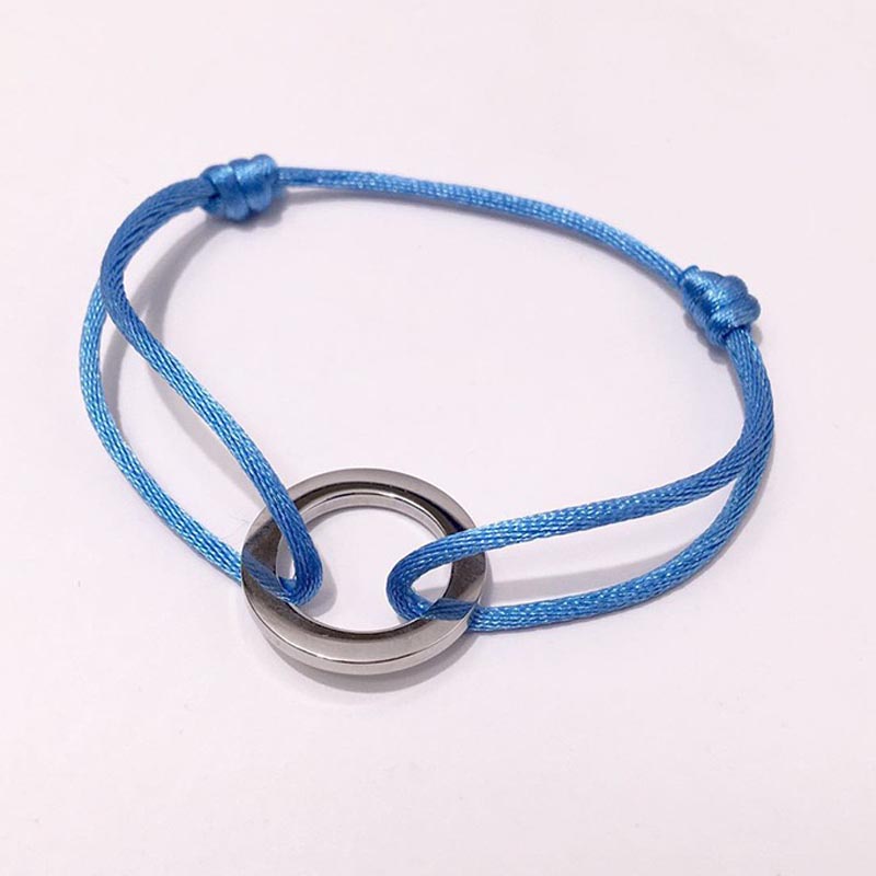 Justerbart flätat armband med enkel ring: Försilvrad