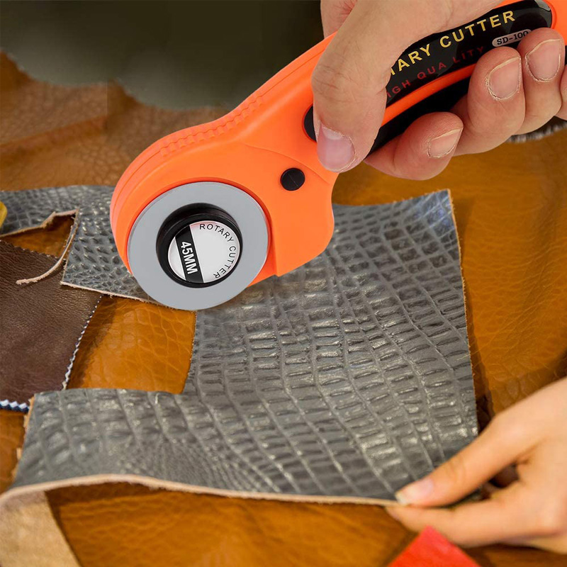 45mm Ergonomische rotierend Stoff Cutter Für Stoff Karte Papier NäHenne Quilten Rolle Stoff Schneiden Schneider Schere Kleidung DIY Werkzeug