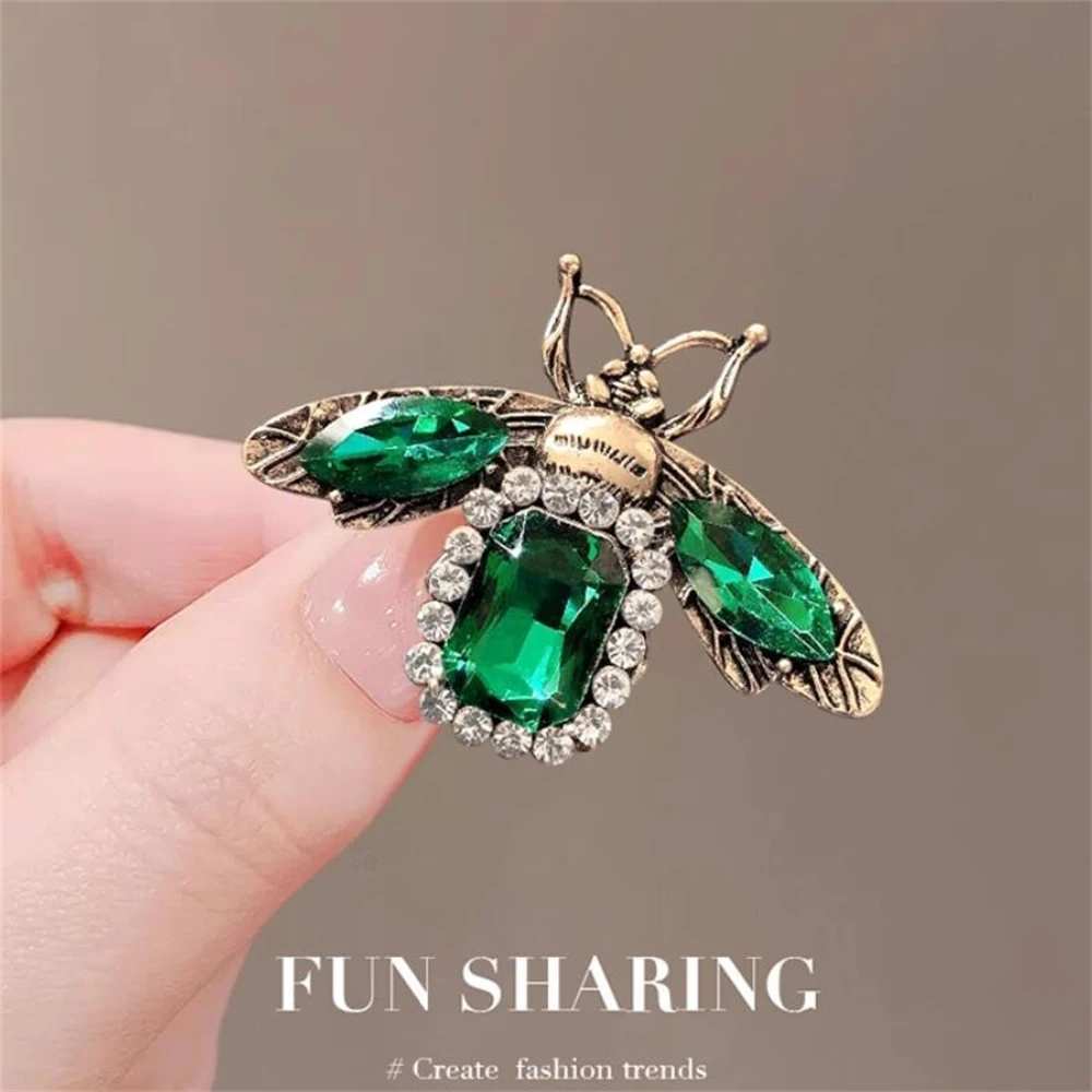 Crystal Turtle Brooches Vintage Metal Lapel Pin for Women Hat Scarf Backpack Badge Marine Animal Protection Souvenirs: Imitation Rhodium Plated