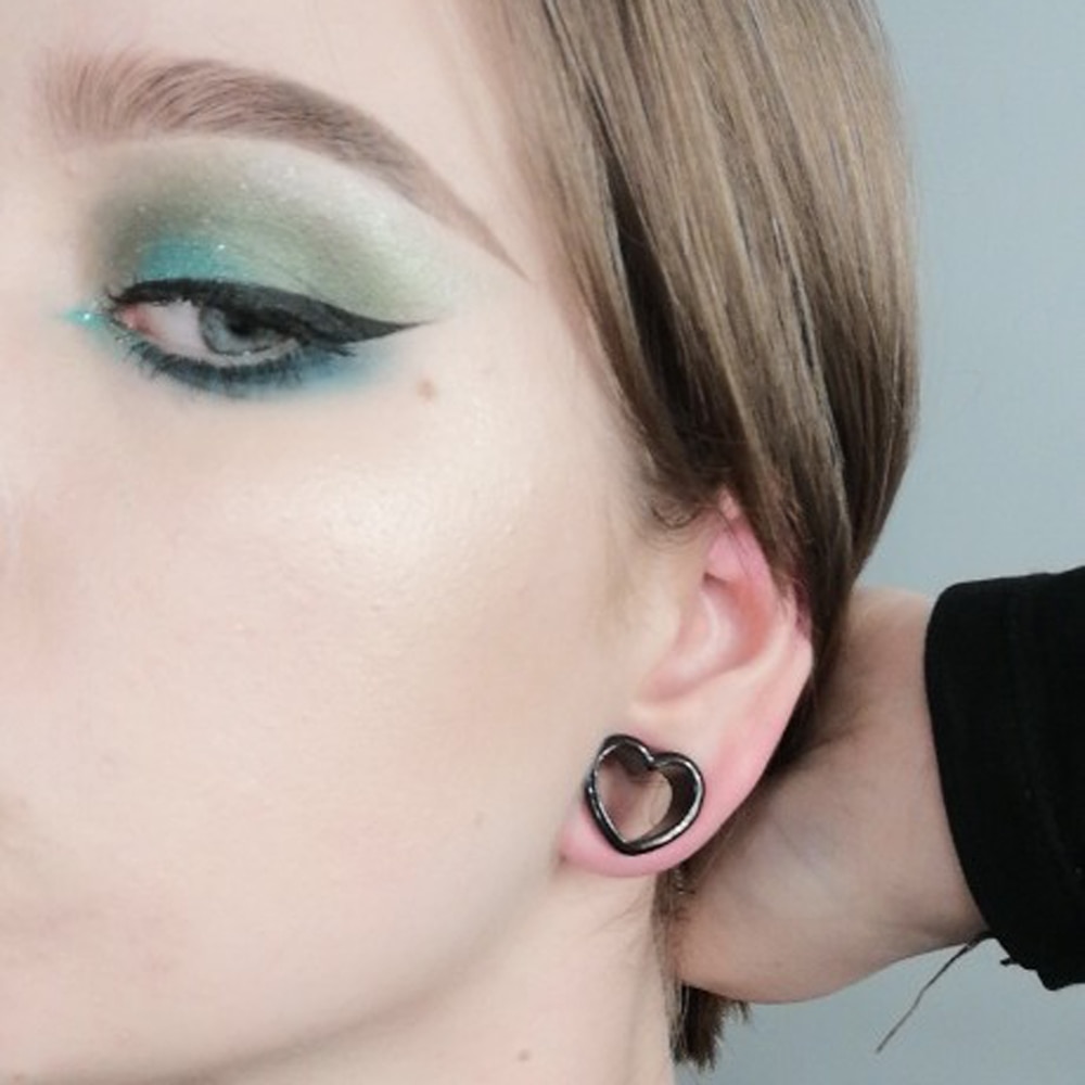 Paar Acryl Ear Plug Liefde Hart Tunnels Piercing Wit & Zwart & Bruin Flesh Tunnel Plug Body Piercing Brancard Expander oor Gauge