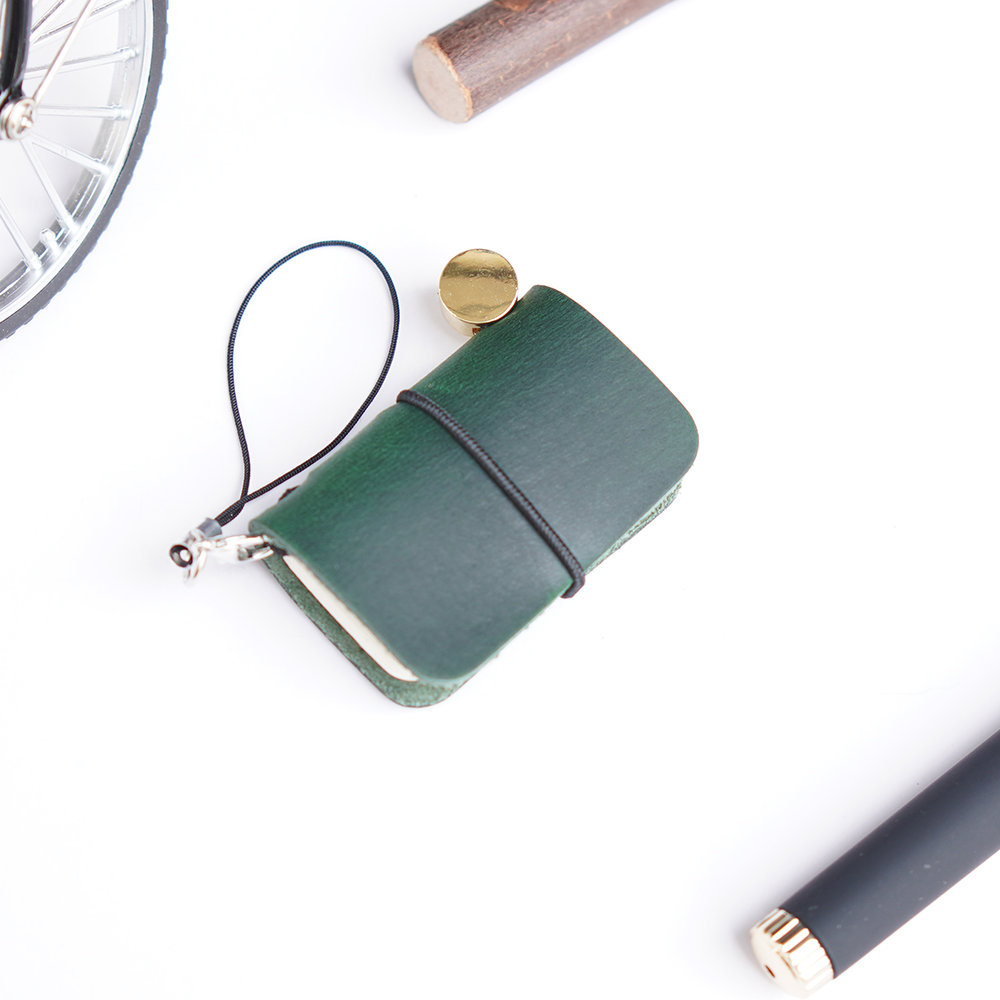 Ultra Mini notebook Traveler's manual Retro Leather style book Applicable to hang Decoration Diary book notepad 32 sheet 64 page: Black Red