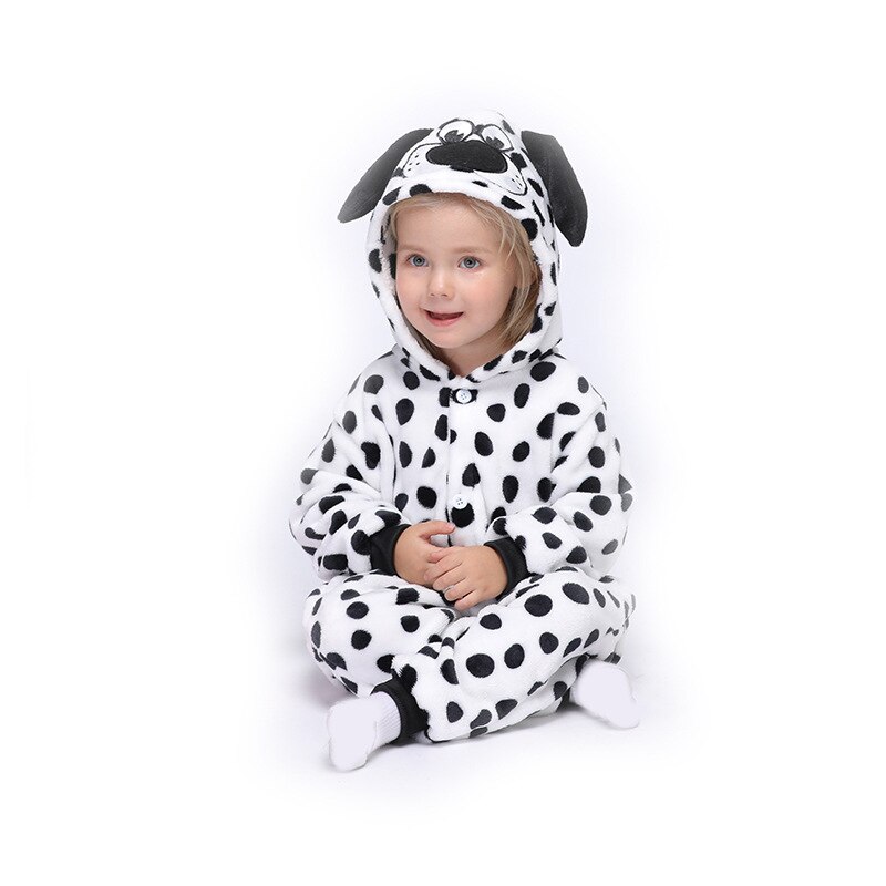 Pijamas de animales de franela, nueva versión coreana de los perros dálmatas de fondo blanco, bata de noche de una pieza para el hogar,