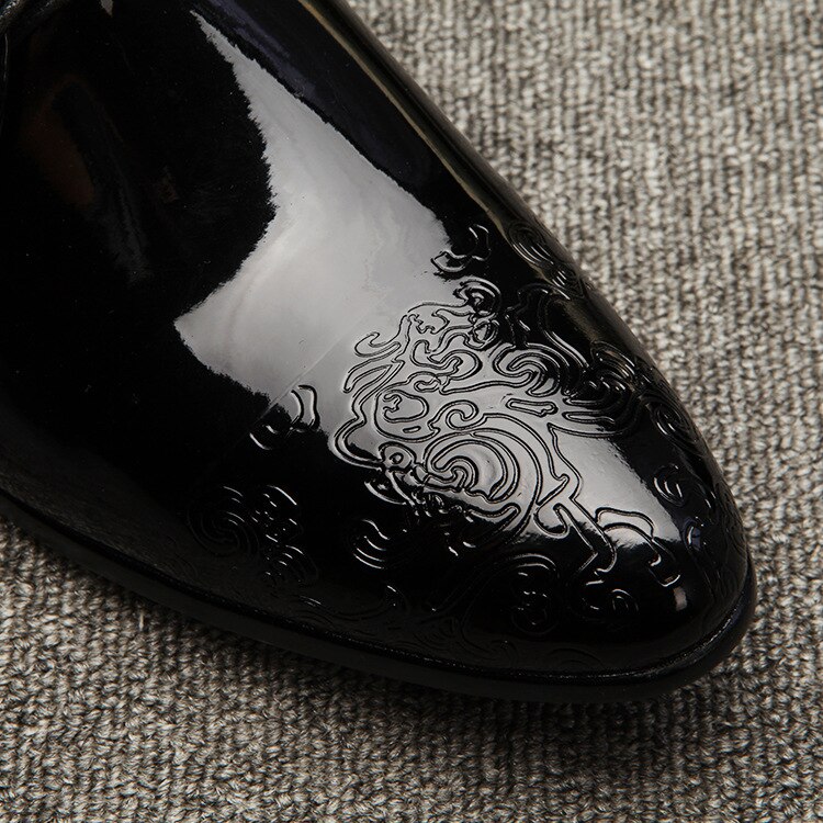 Luxury Men&#39;s Leather Shoes Italian Oxford Shoes for Men Carved Patent Leather Dress Shoe Pointed Toe Wedding Footwear