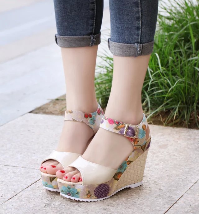 Zomer Wiggen Vrouwelijke Sandalen Platform Hoge Hak Kleinigheid Comfortabele Vrouwen Schoenen Zoete Casual Schoenen Open Teen