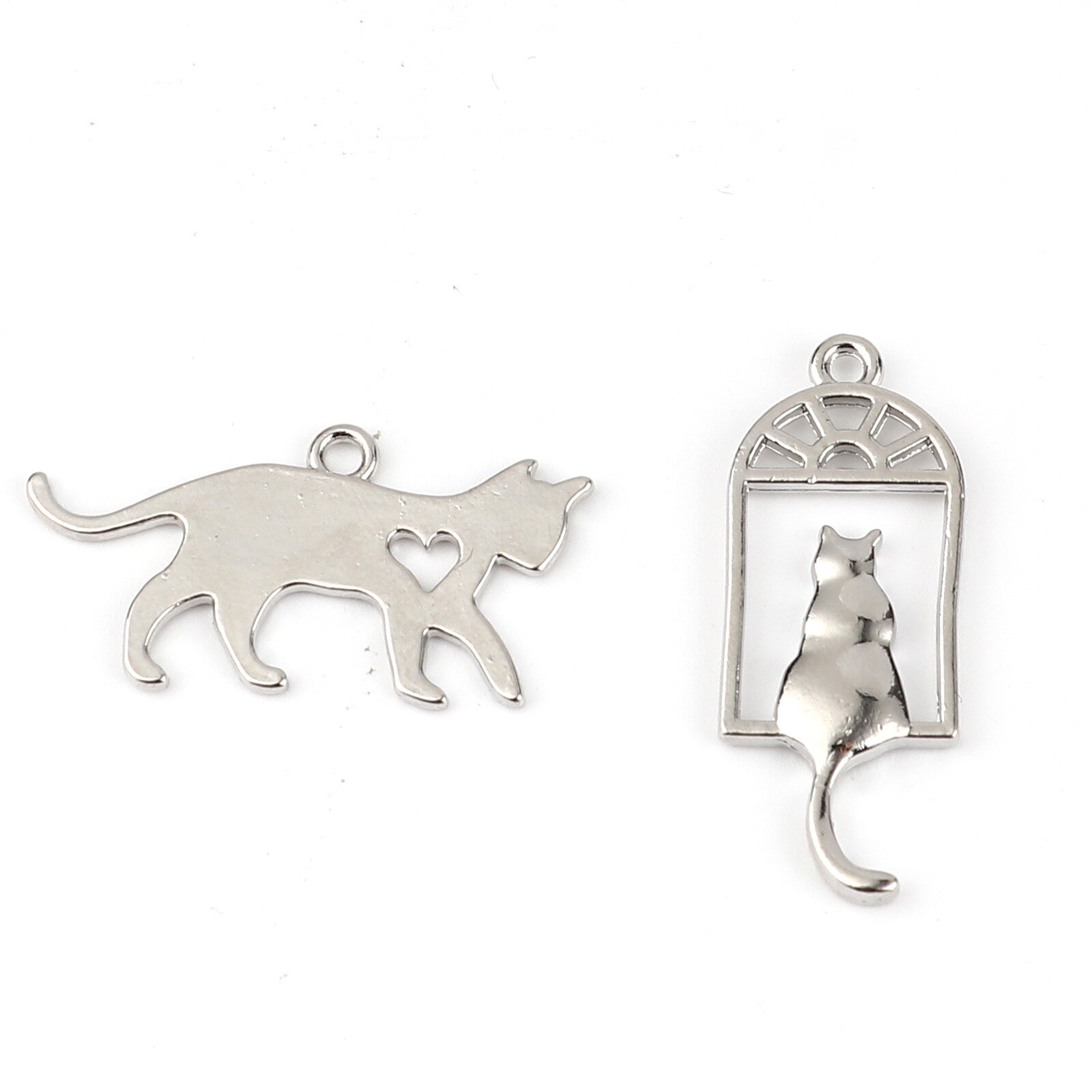 50PCs ciondolo in lega di zinco a base di gatto per gioielli collana che fanno orecchini Color oro Cat Animal Series bracciale fai da te