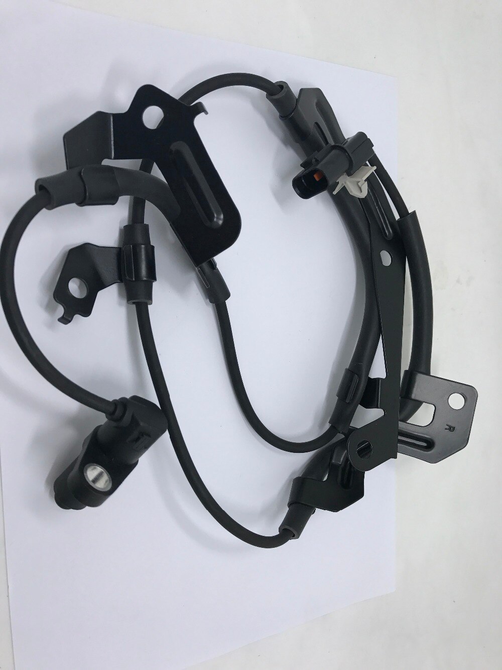 Przednia prawa koło czujnika ABS prędkość MN102574 dla Mitsubishi L200 Triton Pajero Montero sport pretendent szogun