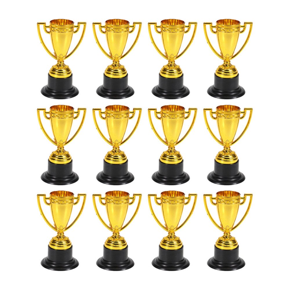 Pris pokal gyldne belønning cup statuer trofæer til festligheder sport konkurrence: Gylden 2