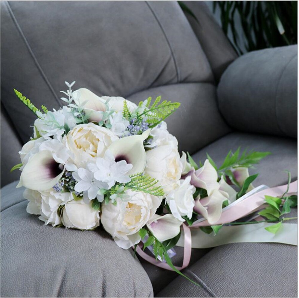 Kunstigt vandfald brudebuket kunstige blomster buket brud bruidsboeket lilla calli lilje brusende bryllupsbuket