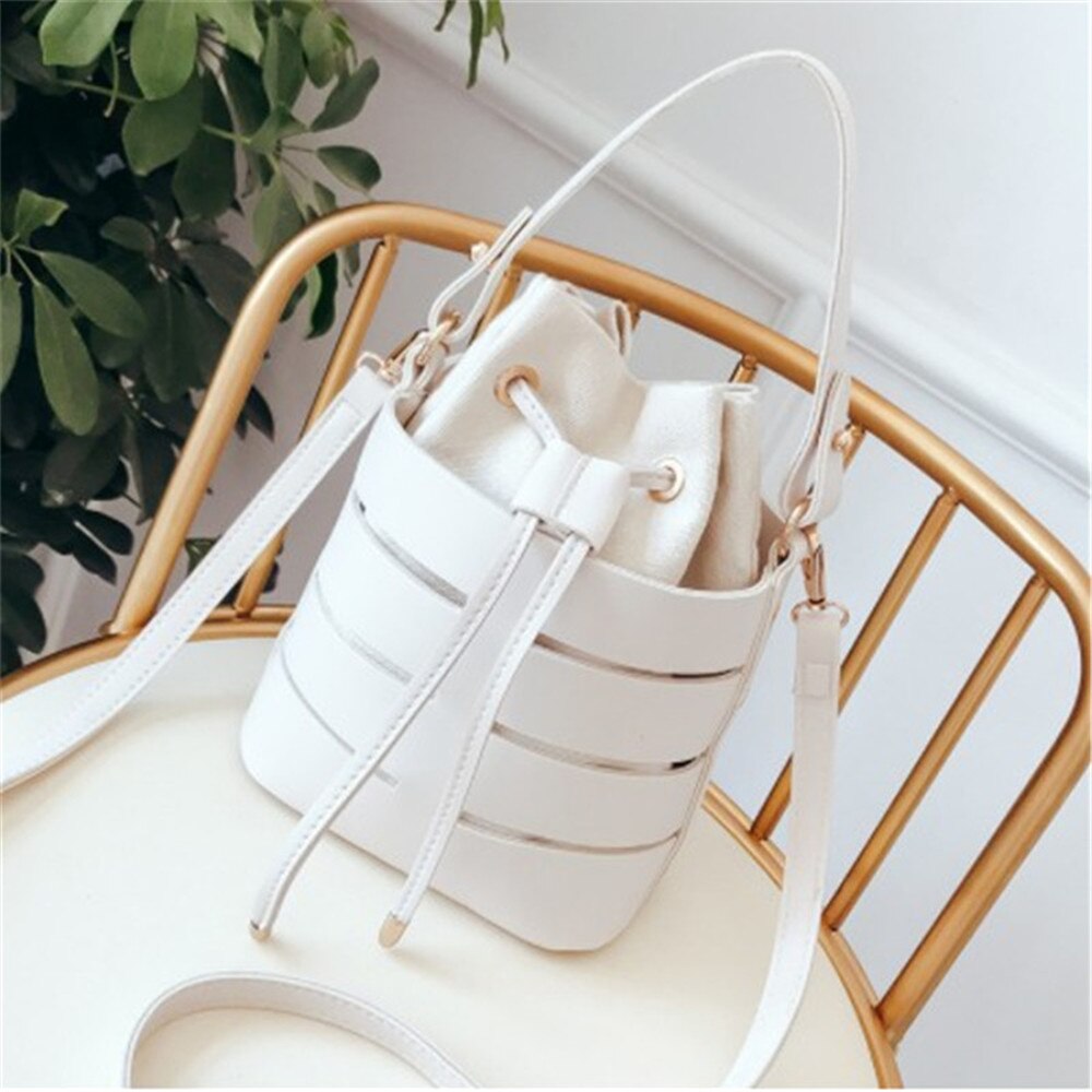 Creatieve Klinknagel Messenger Bag Trekkoord Pu Leer Vrouwen Messenger Bag Mode Crossbody Tas Voor Vrouwelijke